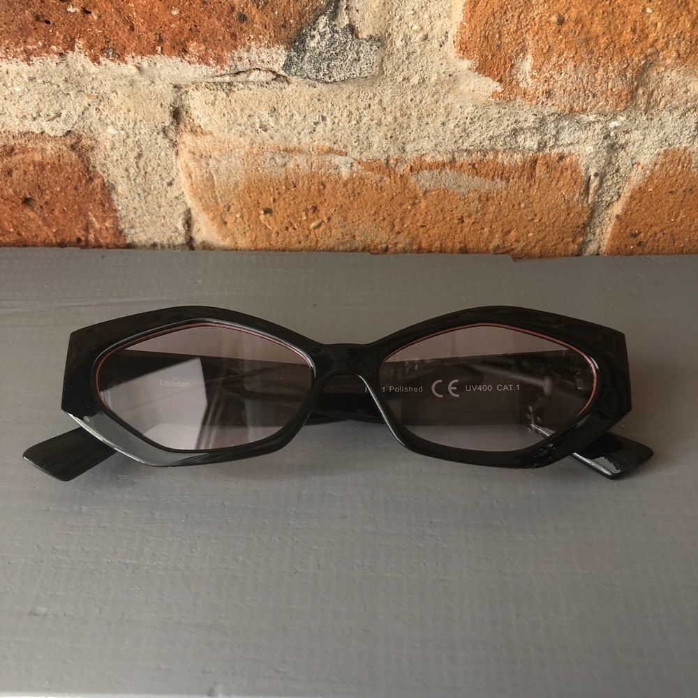 Okulary przeciwsloneczne damskie geopmetryczne waskie Kocie