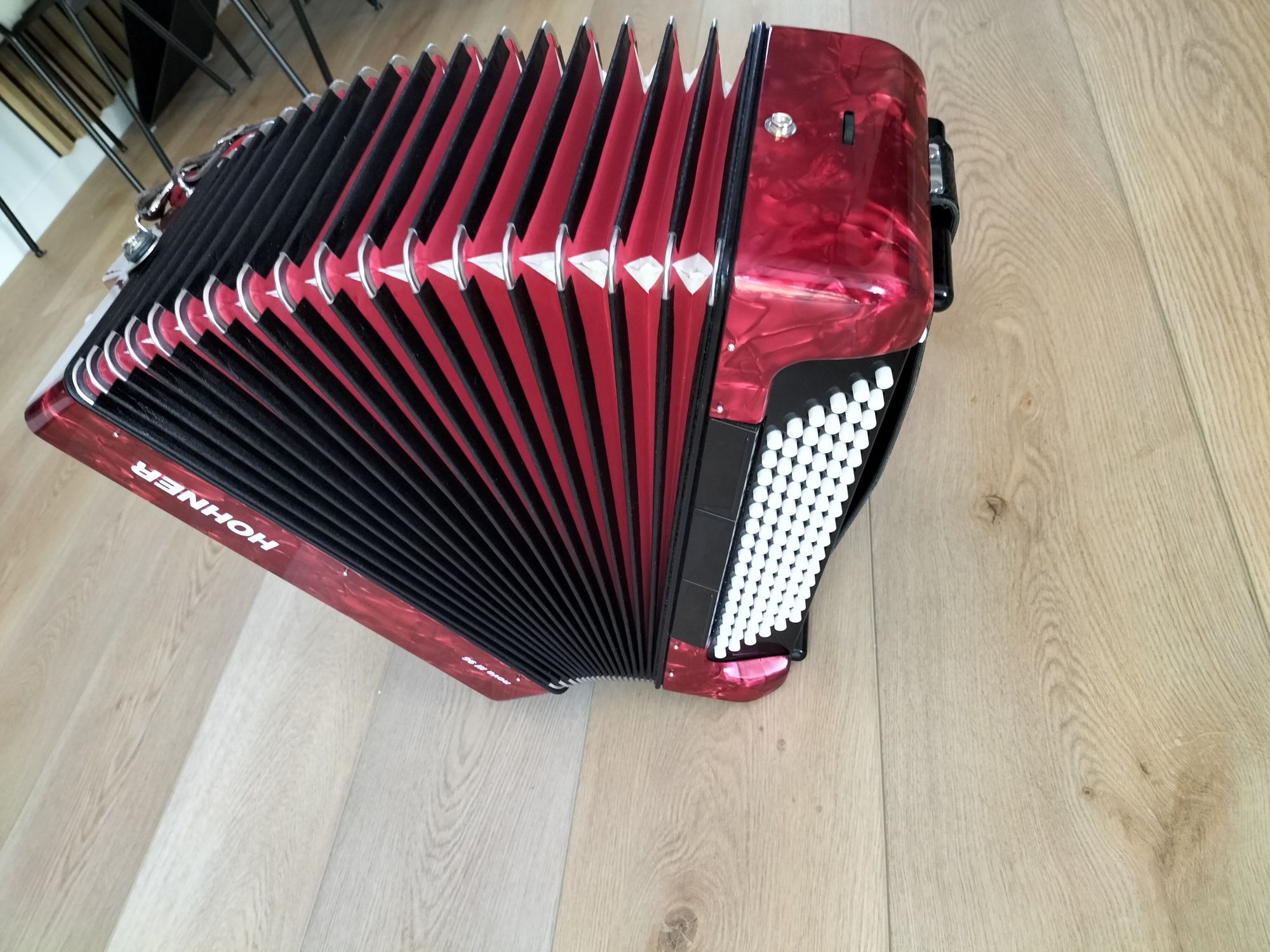 Akordeon Hohner NOVA III 96 basów 3 chóry,,gryf B po prostu NOWY !!!