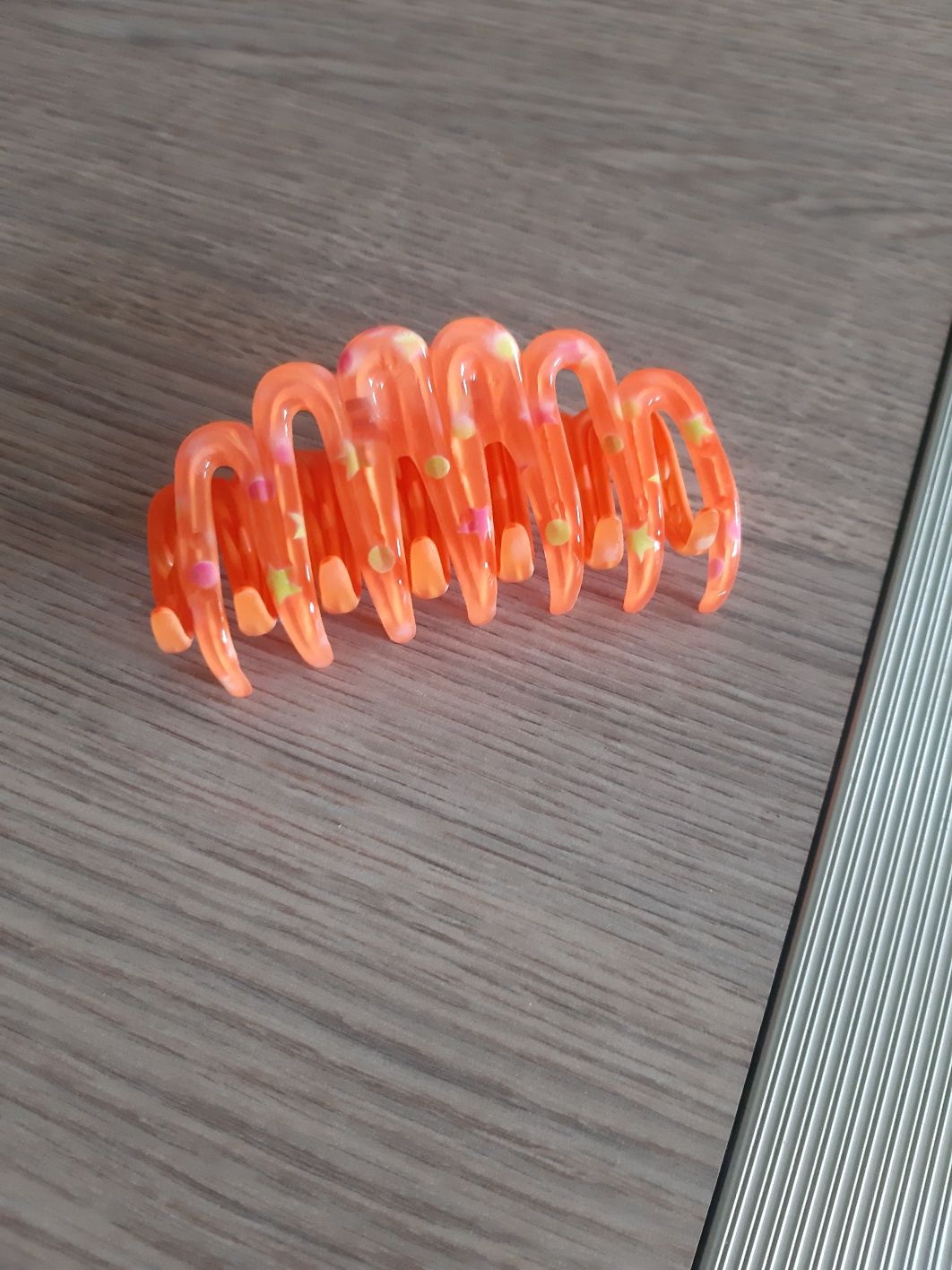 Spinka wsuwka klamra pomarańczowa kolekcja neon tkmaxx home spineczka