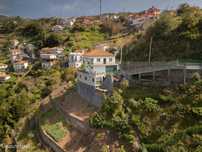 Prédio Isolado em Câmara de lobos