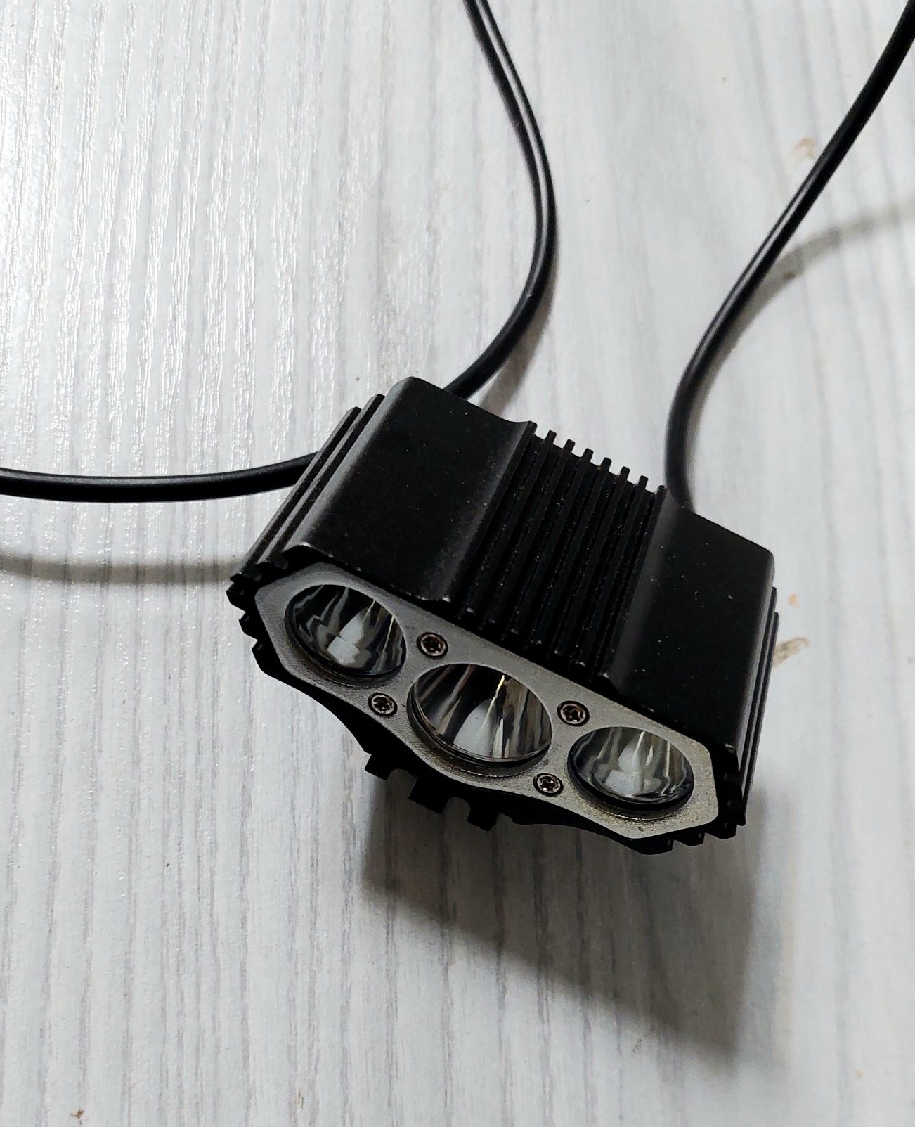 Lampka rowerowa okrągła ładowarka