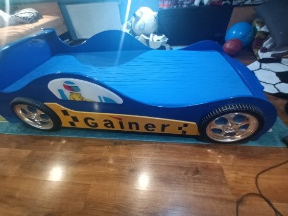 Łóżko dla chłopca auto