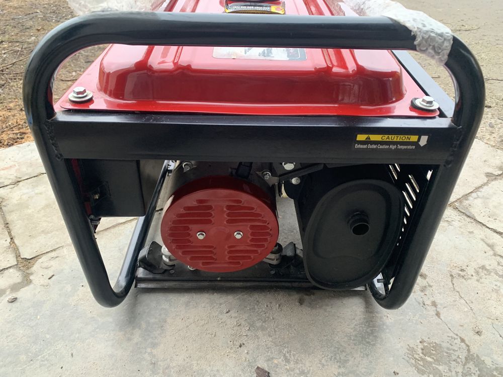 Продам генератор Honda EM 6500 CXS