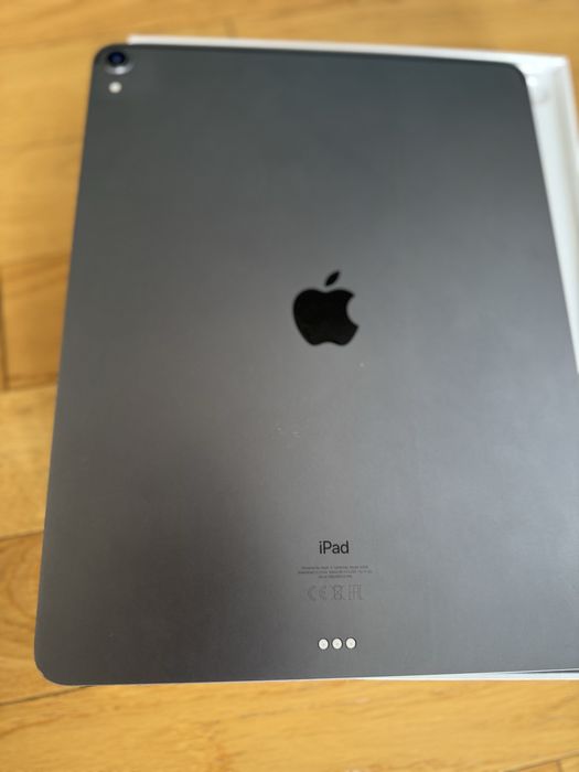 Ipad pro 12.9 3-rd gen. A1876- refub- 64GB wi-fi space gray
