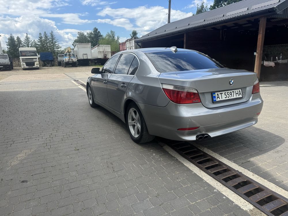 Бмв е60 2004 року газ бензин деталі за телефоном