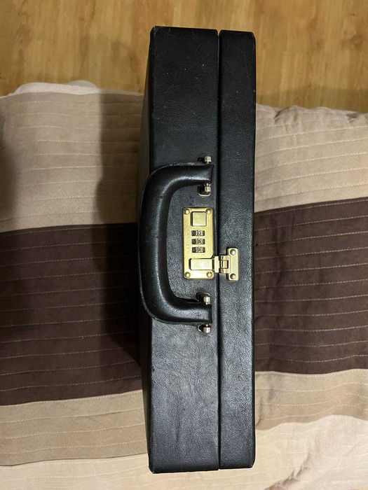 Чоловічий дипломат з натуральної шкіри Franzen Румунія чорного кольору