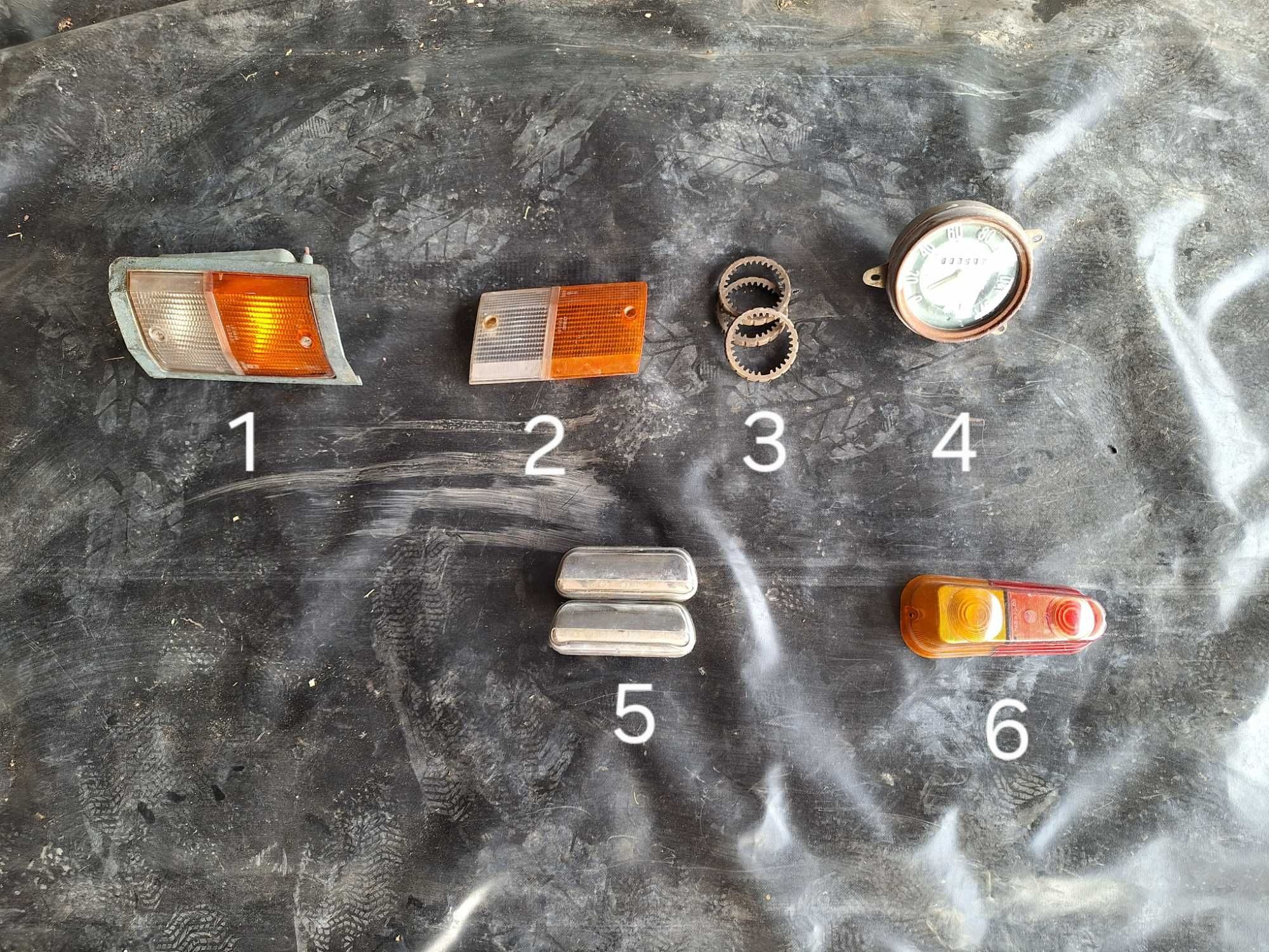 Części różne Fiat 125p i Syrenka (Fiat 126p, Nyska, Żuk) lampy licznik