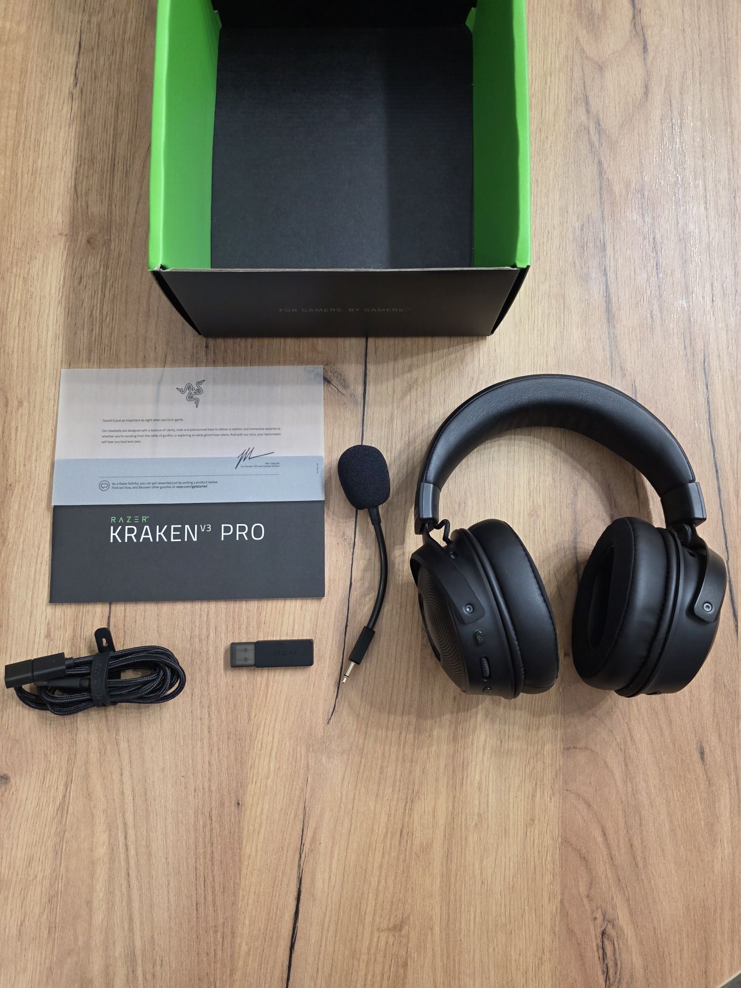 Наушники с микрофоном Razer Kraken V3 Pro