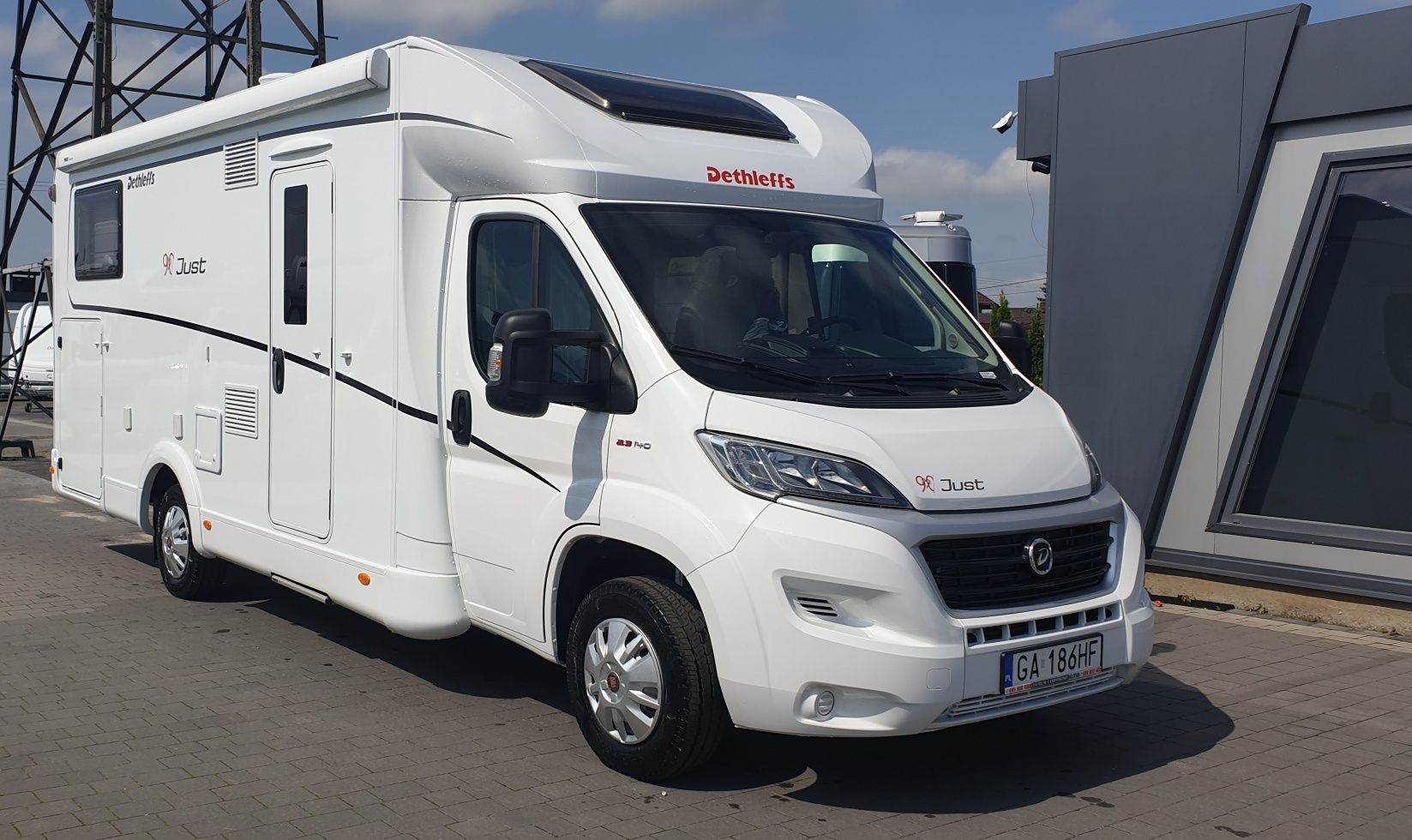 Wynajem Kamperów,Nowe modele, 4, 5 i 6-cio os, Brak limitów kilometrów