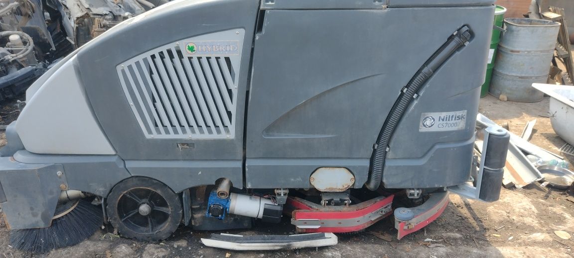 Szorowarka Nilfisk C57000Hybryda.