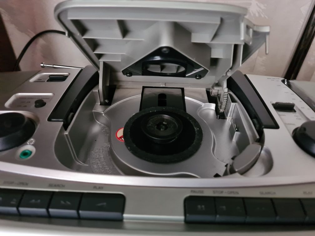 Магнитола Philips az1605