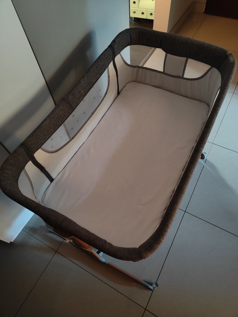 Łóżeczko dostawne MoMi Smart bed 4 w 1 + materac