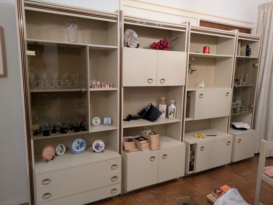 Doação estante de sala branca