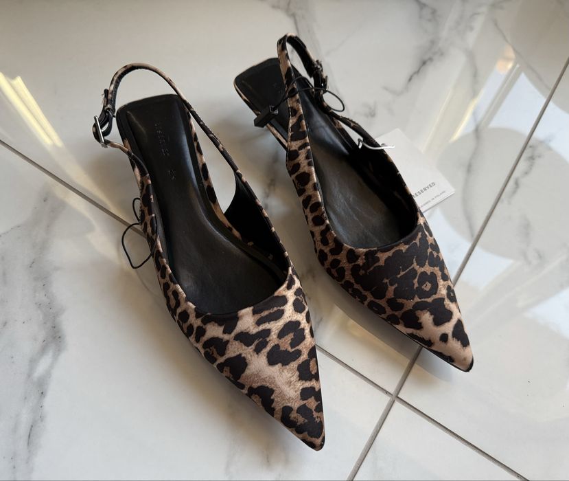 Туфлі мюлі на маленькому каблуці reserved