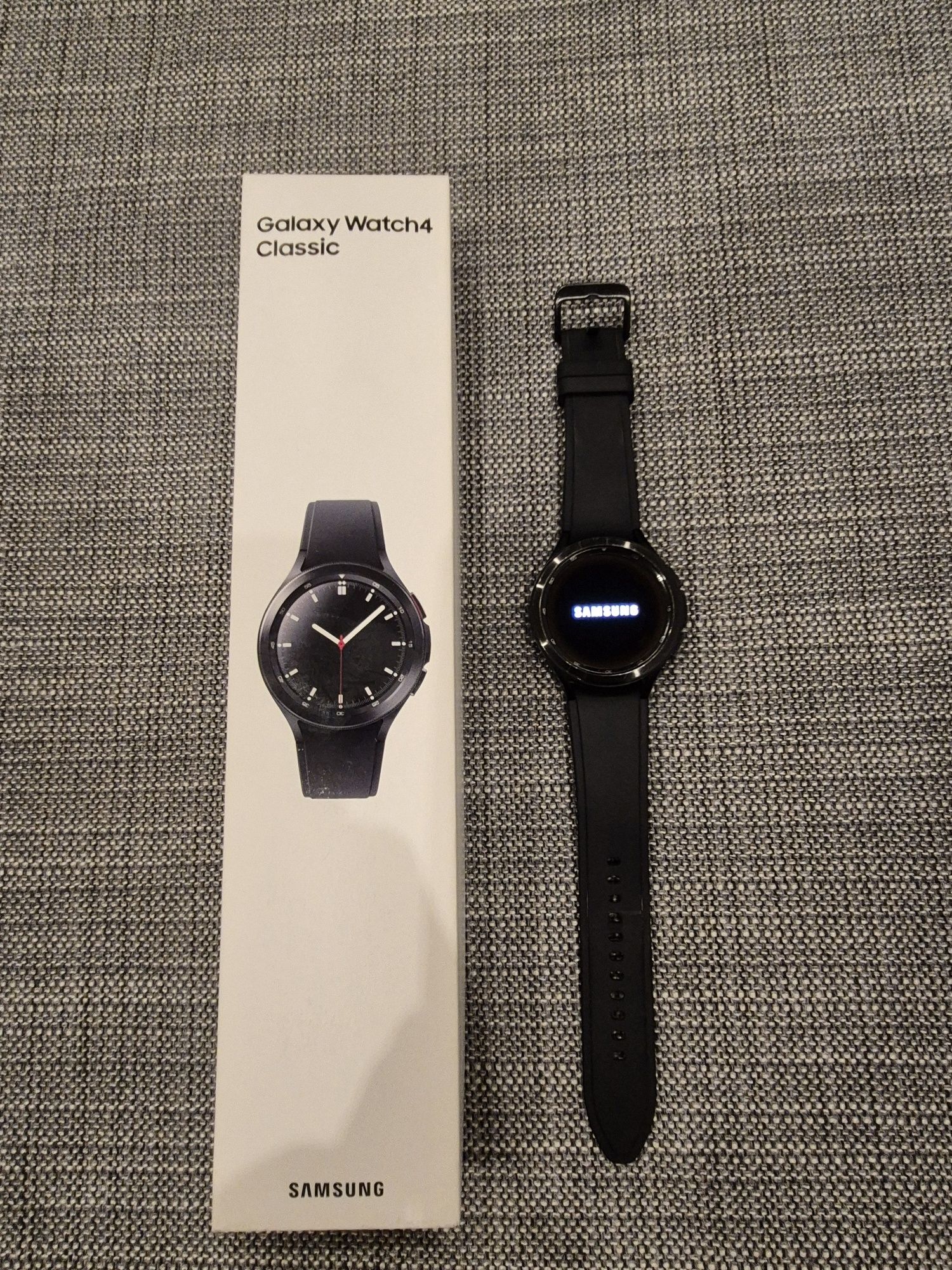 Samsung Galaxy Watch4 Classic LTE 46mm
Caixa e carregador originais
Re