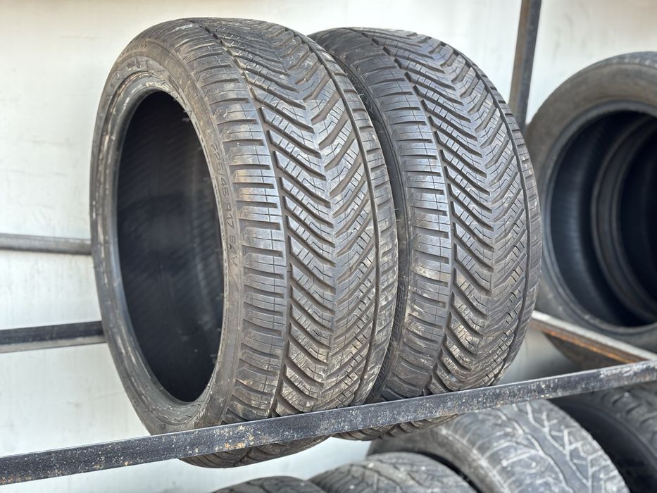 Продам зимову резину 215/50 R17