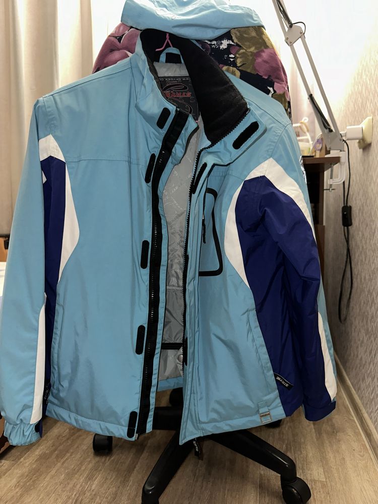 Куртка,ветровка,спортивно-лыжная