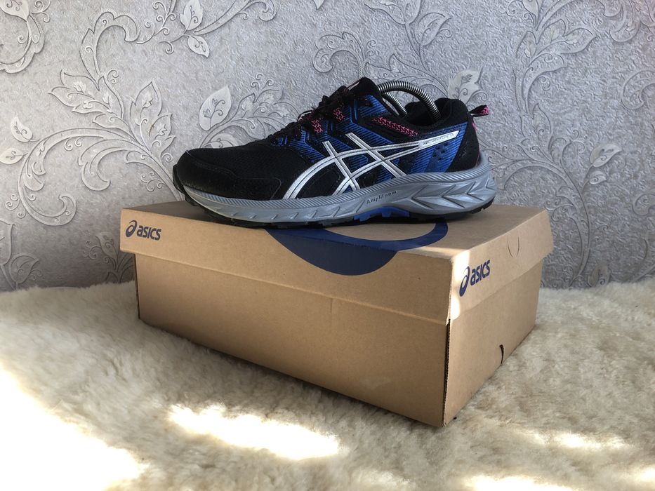 Десісезонні кросівки, як нові Asics Gel Venture 9 біг 40,5 40 39,5