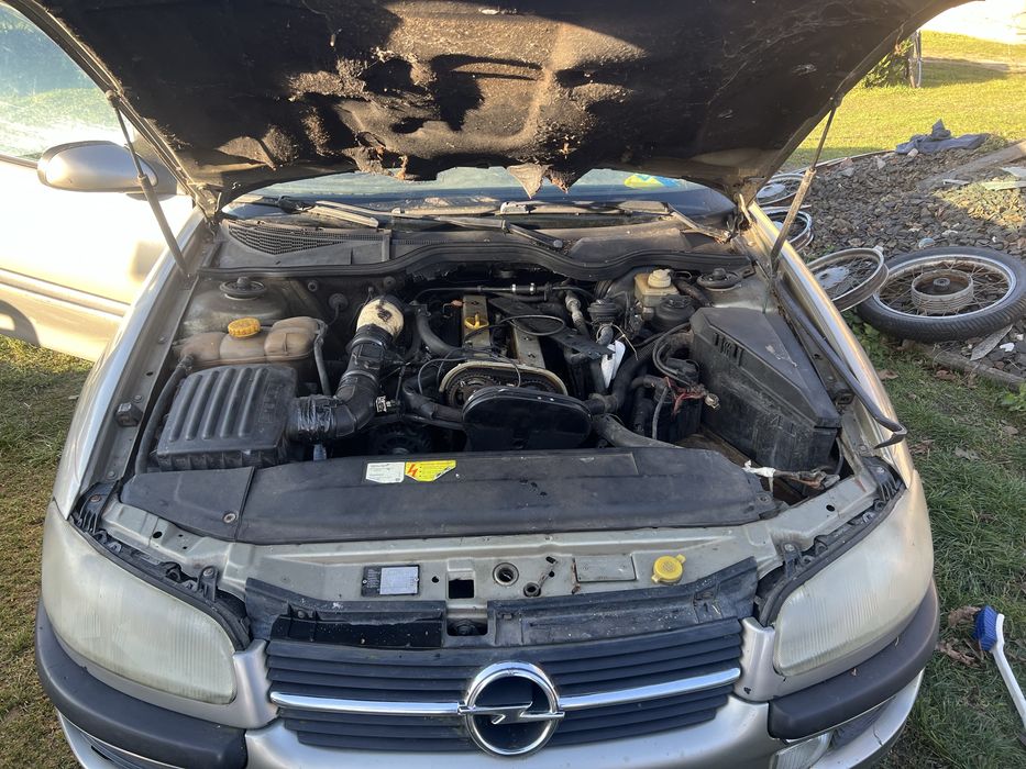 Передній бампер,решітка,мотор,фари,двері,капот опель омега б 1996