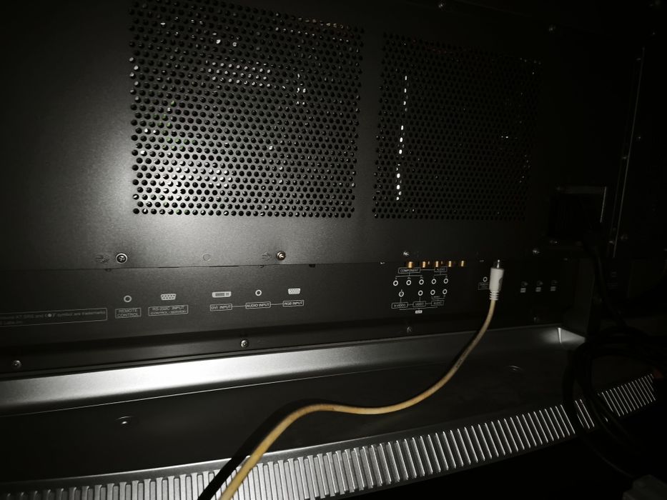 LG Super TV Ecrã Plano 54" - Ideal para Retro-Gaming!