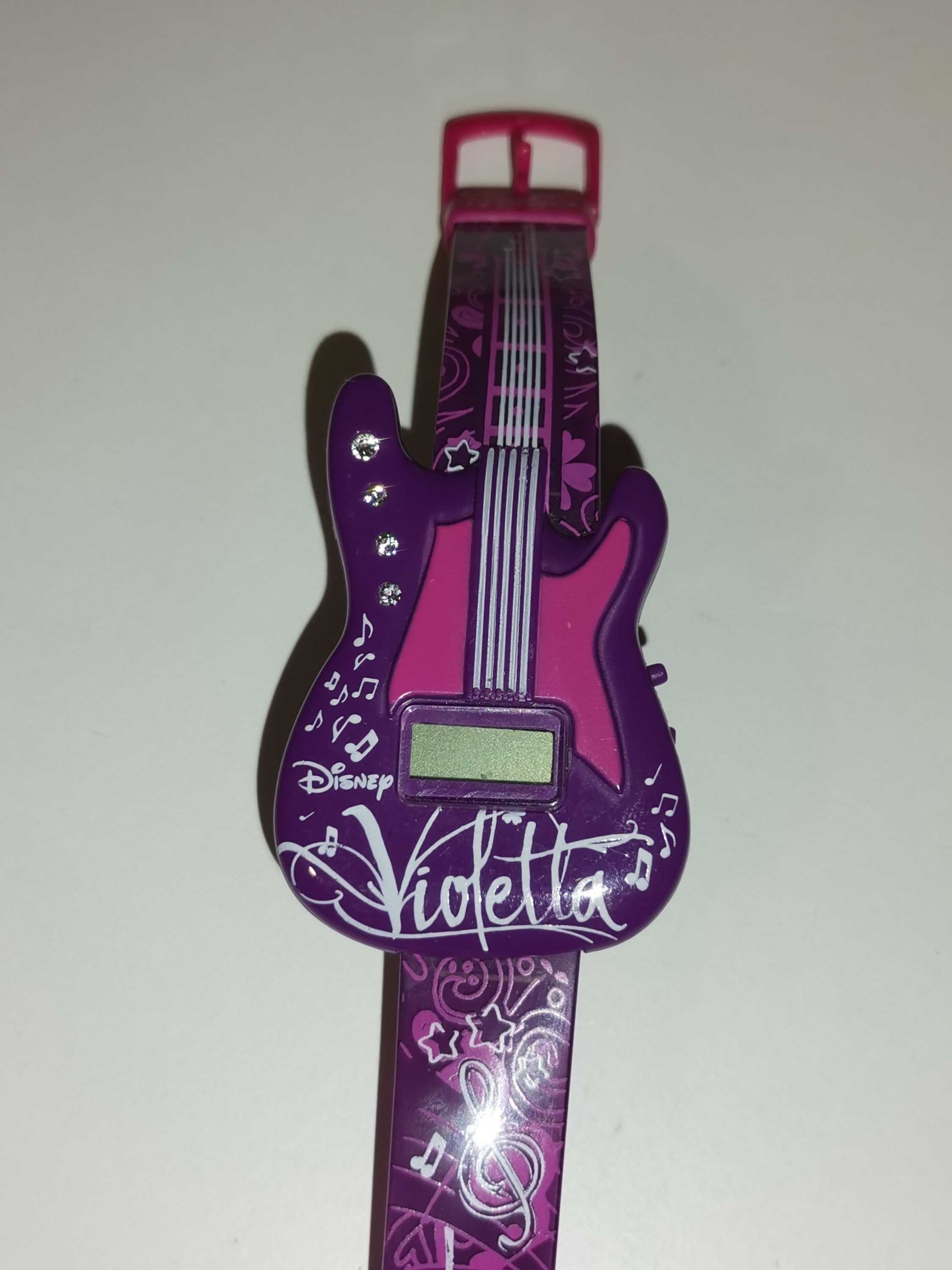 Komplet rzeczy z motywem Violetty - puszki, piórnik, tatuaże, zegarek