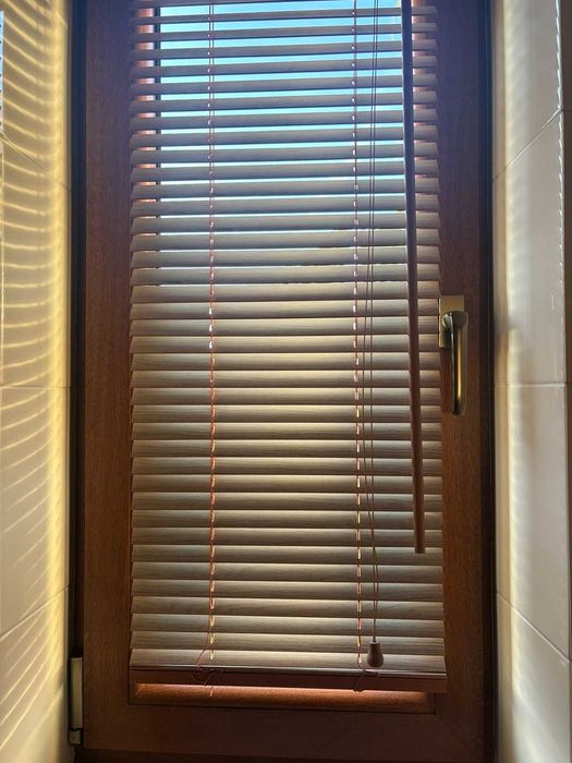 Żaluzja drewniana 94x35 cm – kolor złoty dąb