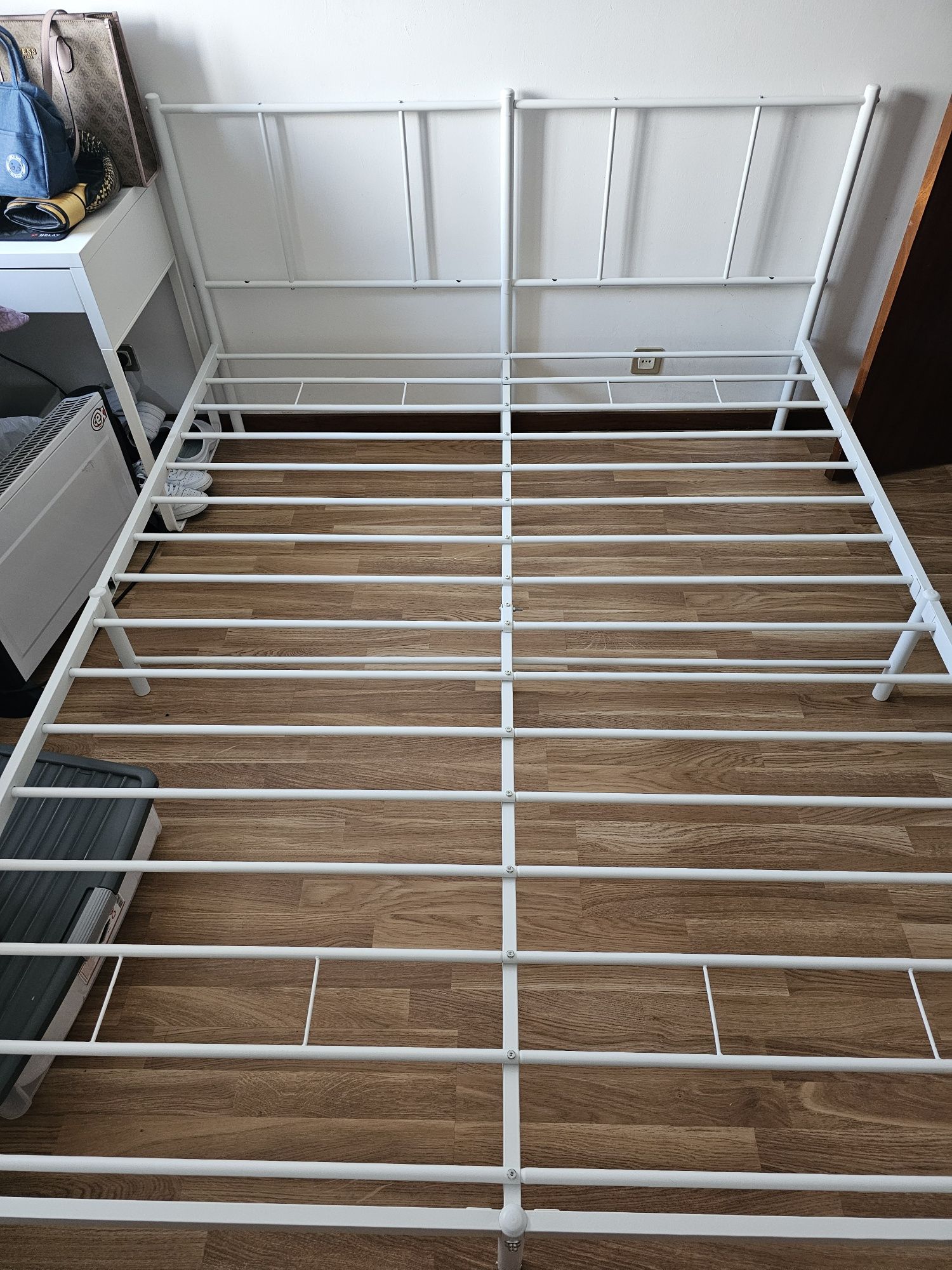 Vendo Cama Branca de ferro