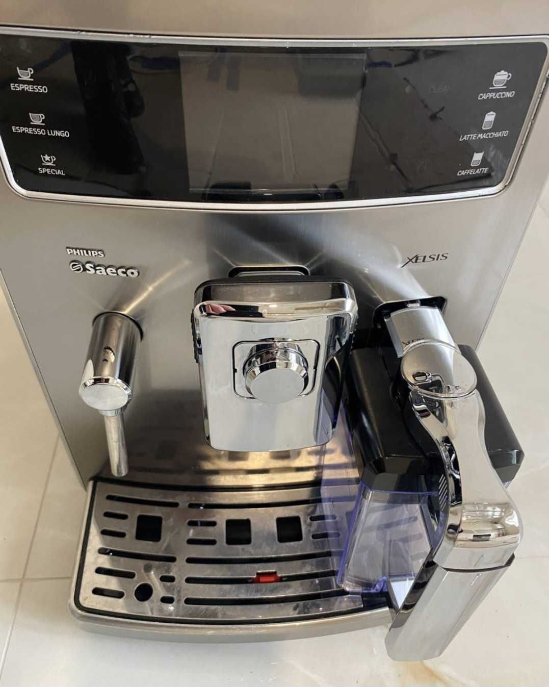Кавомашина кавоварка Саеко Saeco Xelsis Evo HD8954 молочник капучинато