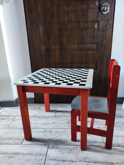 Stolik i krzesło dla dziecka