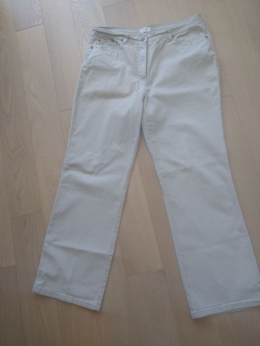 Beżowe spodnie damskie z cieńszego jeansu Bonita rozmiar 44