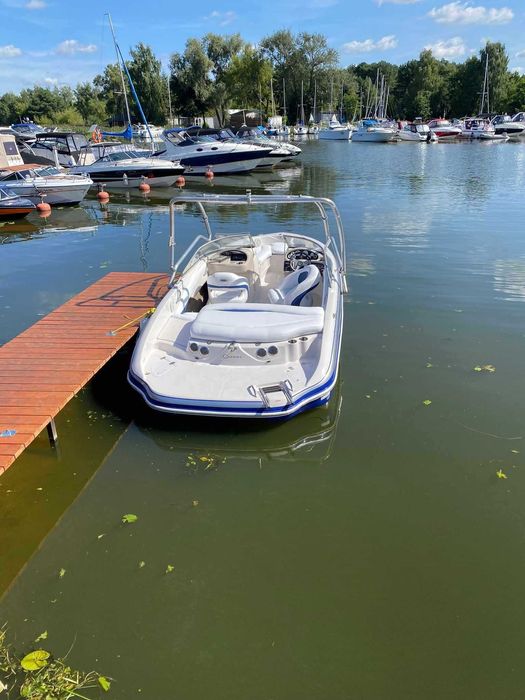 Motorówka Tahoe Q8 do sportów wodnych