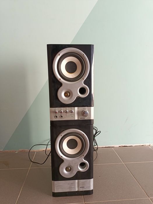 Zestaw głośników AKIRA Bass! Aktywny wzmacniacz!