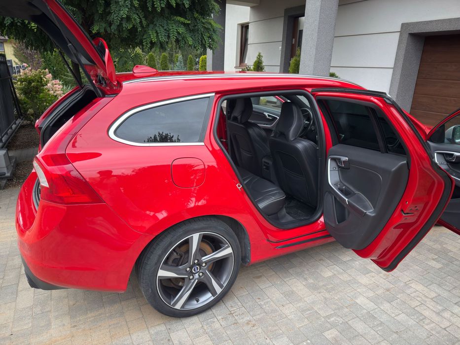 Volvo V60 1.6 T4 180kM R-design manual