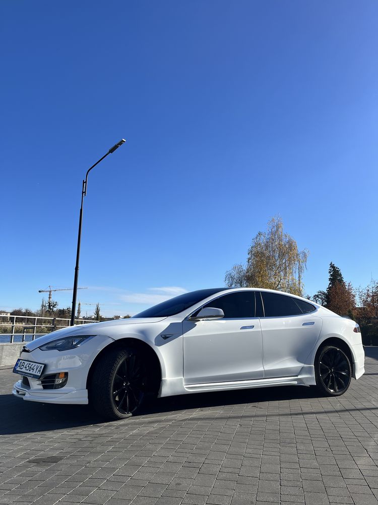 Tesla model S (тесла)