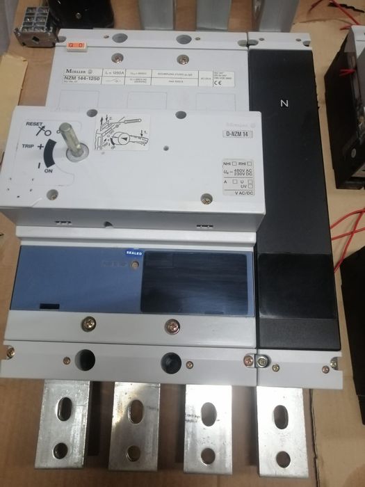 Disjuntores elétricos