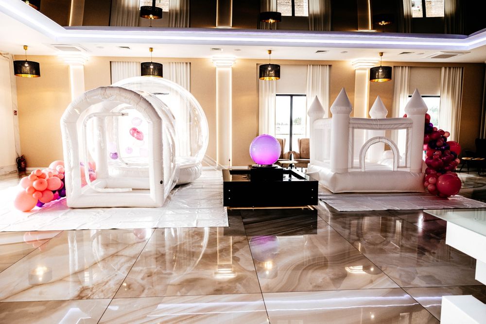 BUBBLE House Jump. Dmuchany Zamek. Biały Miś. Animacje