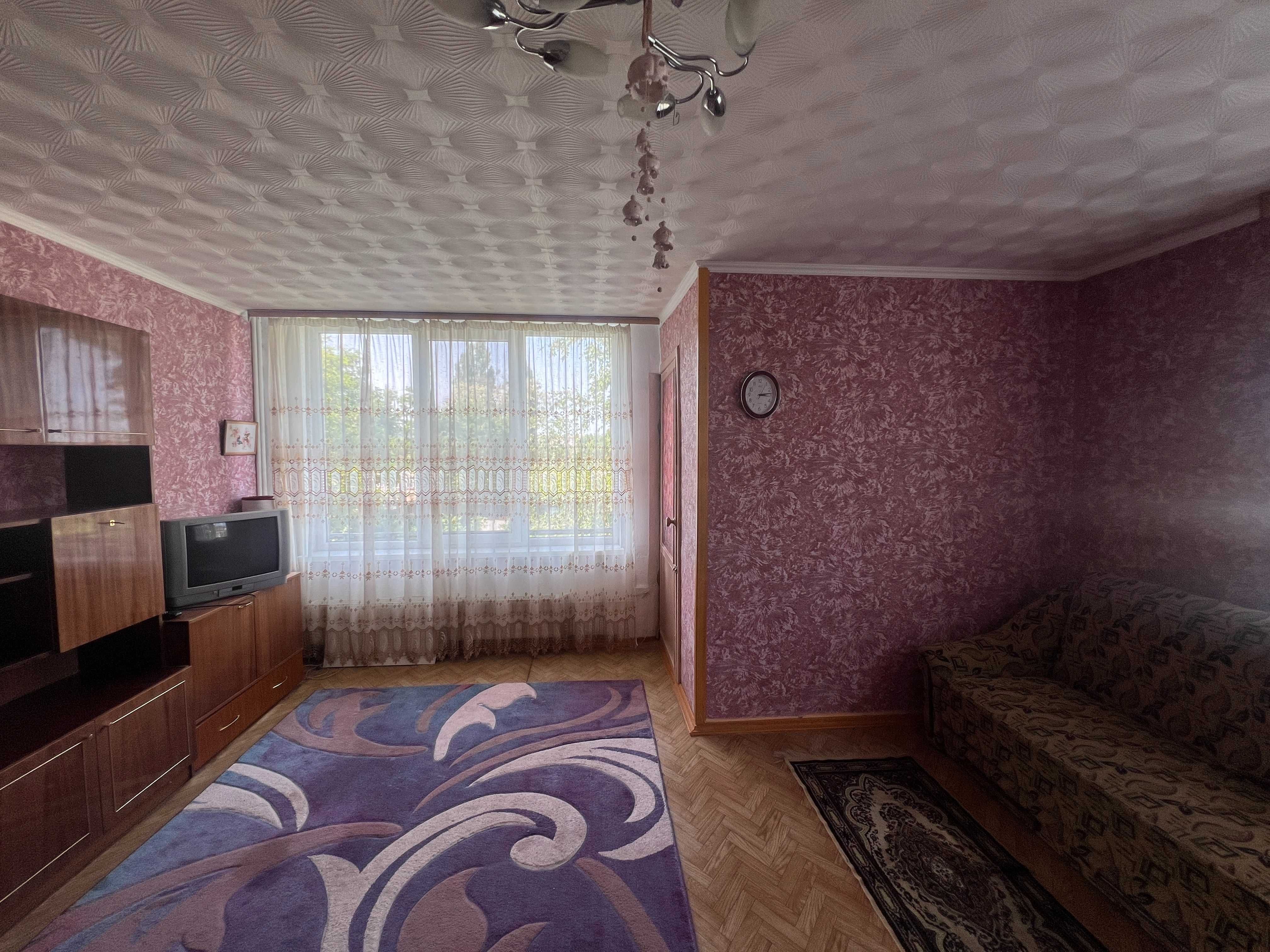Продаж 2 кім квартира в місті Яготин центр р-н Каштани