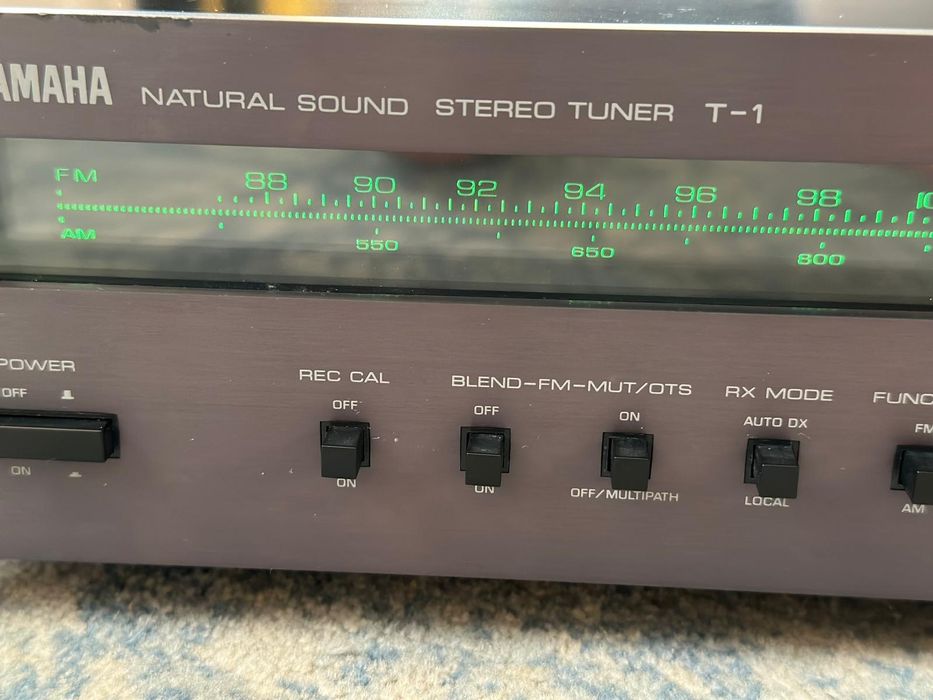 Tuner radiowy YAMAHA T1