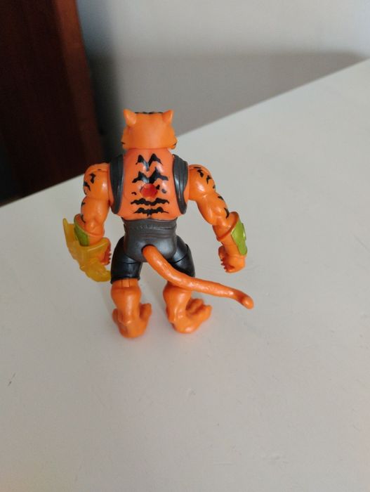 Figura de ação Batman, tigre dourado