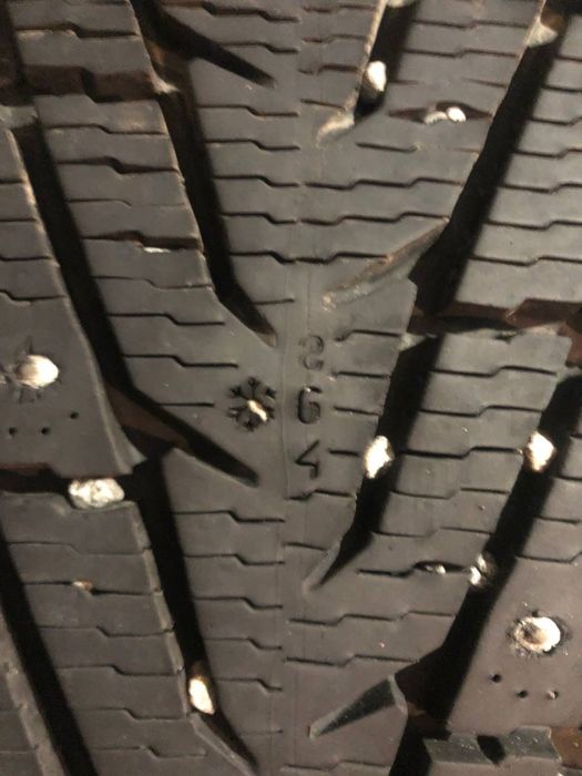 Зимняя шипованая резина nokian nordman 7 suv 225 60 r18