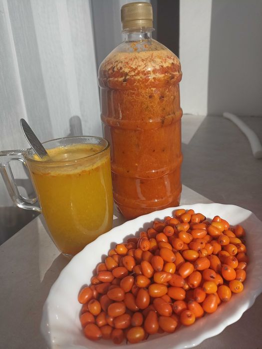 Обліпиховий чай. Обліпиха перетерта з цукром.