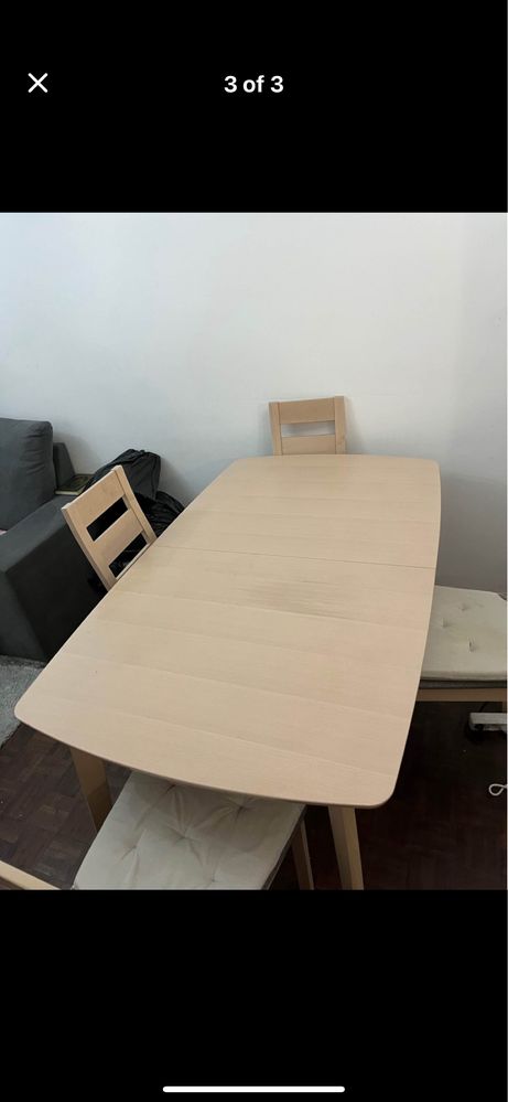 Mesa de jantar com 4 cadeires