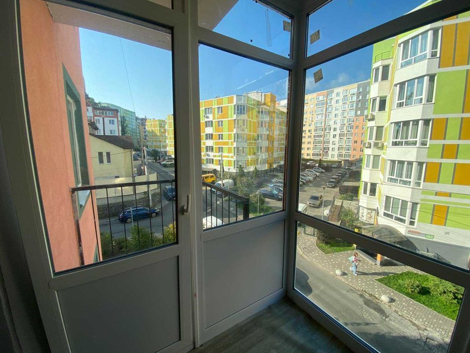 Продам простору Євро2 кімнатну квартиру з ремонтом. Оф.2%.Без комісії!