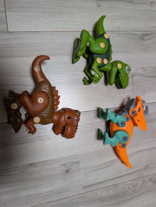 Динозаври-конструктор на шурапах