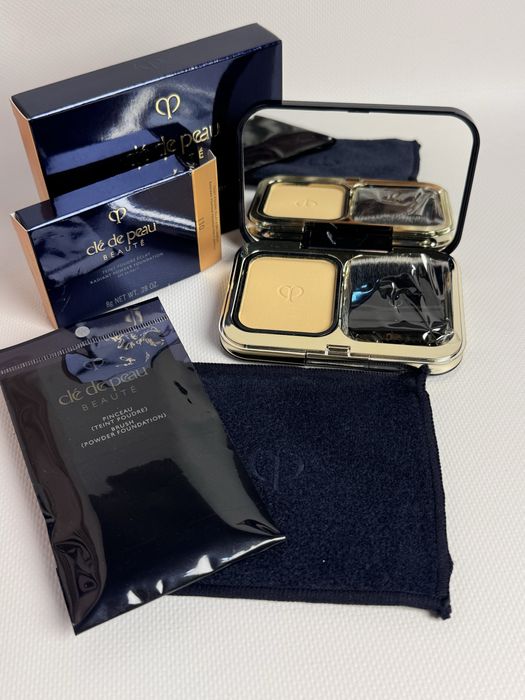Пудра компактна Cle De Peau від Shiseido I10