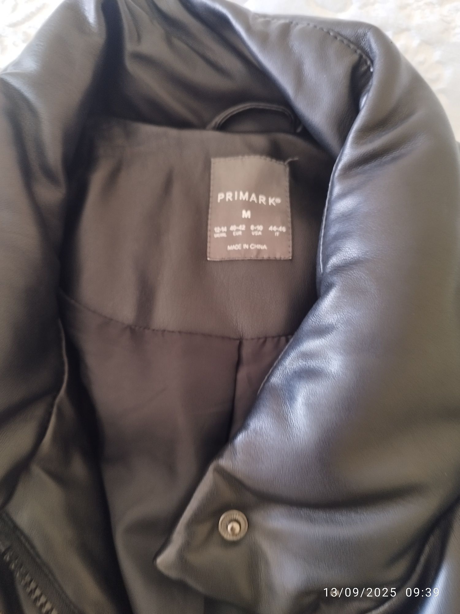 Vendo colete preto Primark