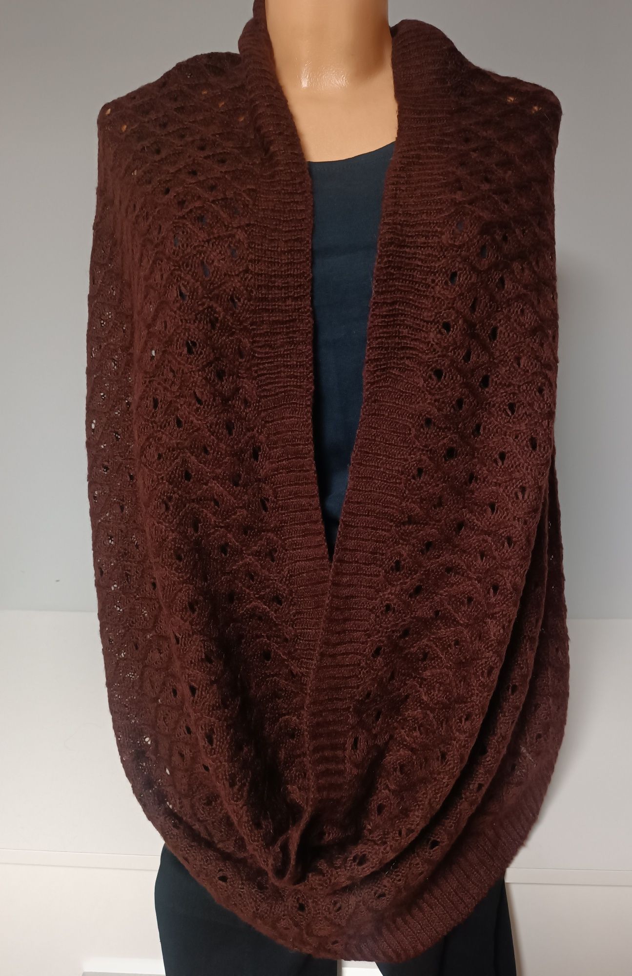 Cieplutki, elegancki ażurowy szalik Komin firmy H&M
