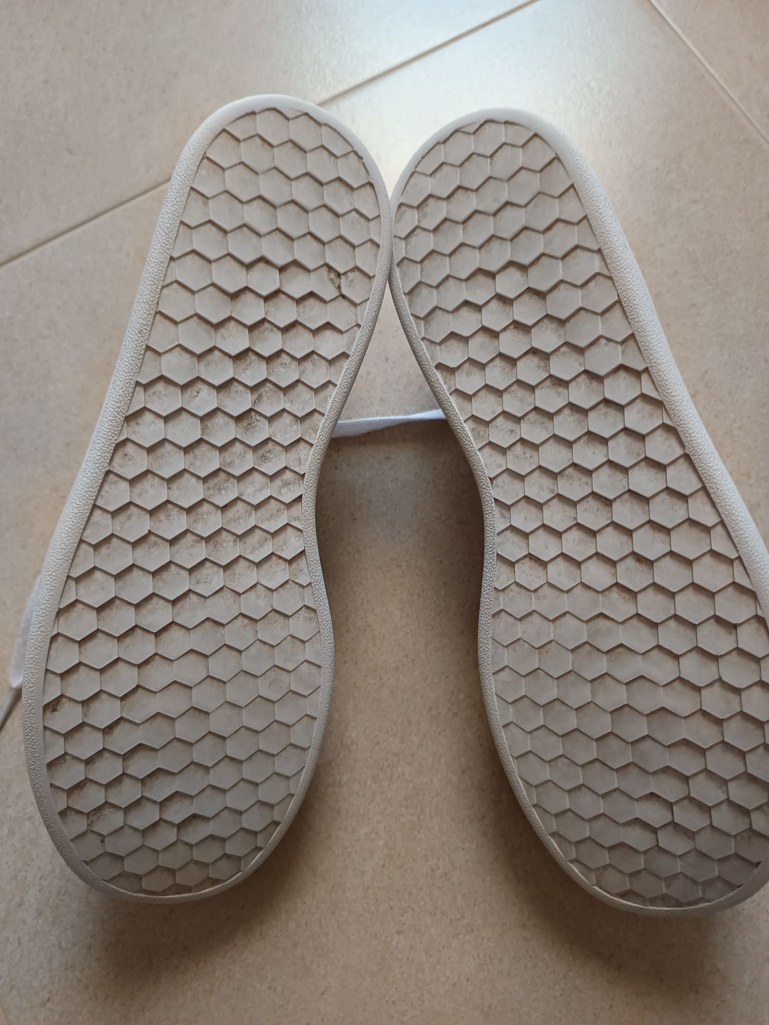 Tênis Adidas para senhora
