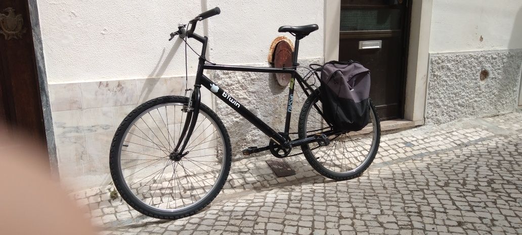 Bicicleta com acessórios