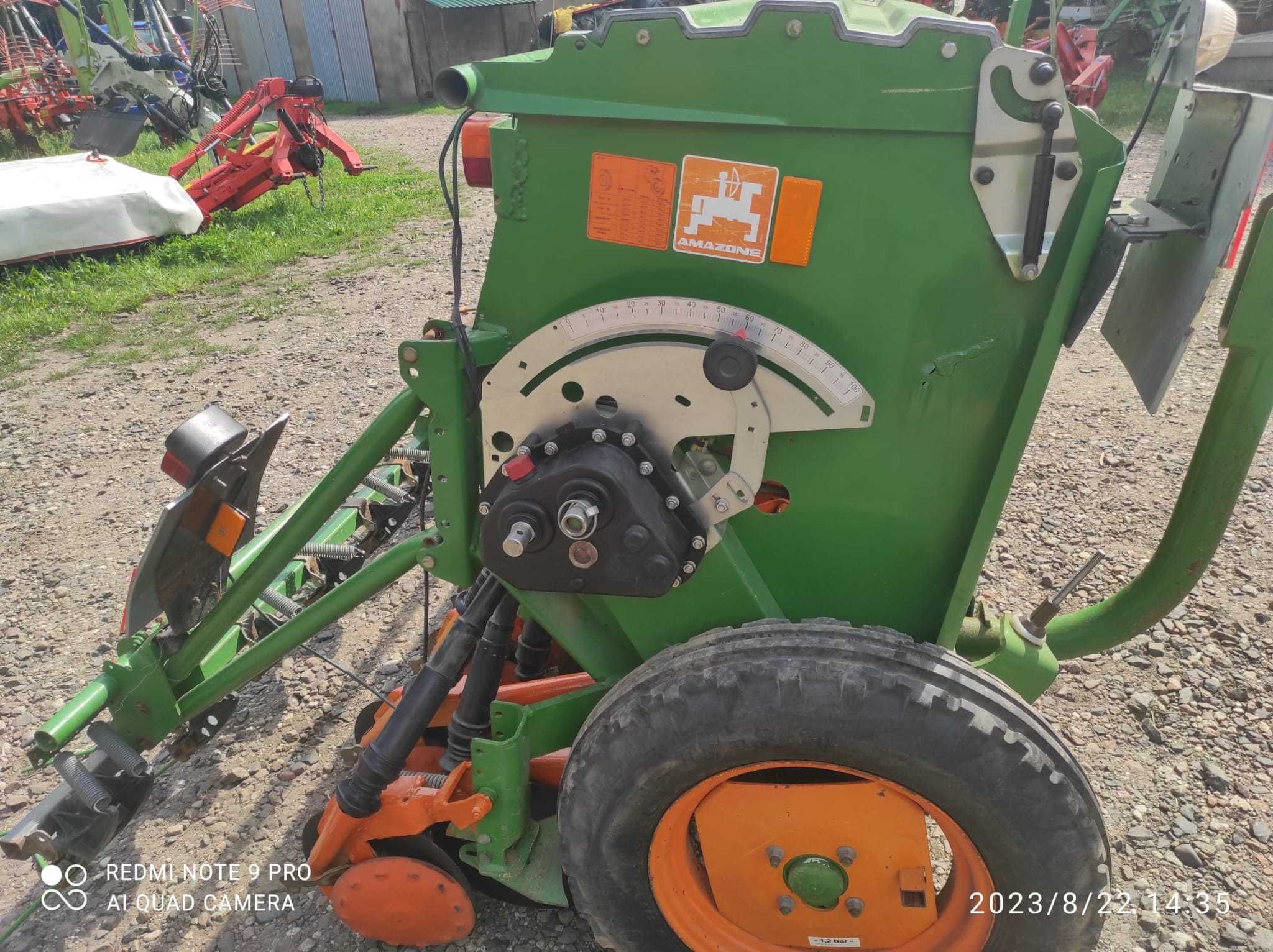 Siewnik zbożowy AMAZONE D9 - 30 Super Talerzowy - 3 m.